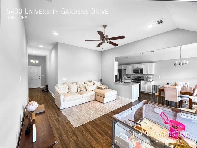 Building Photo - 5430 University Gardens Dr