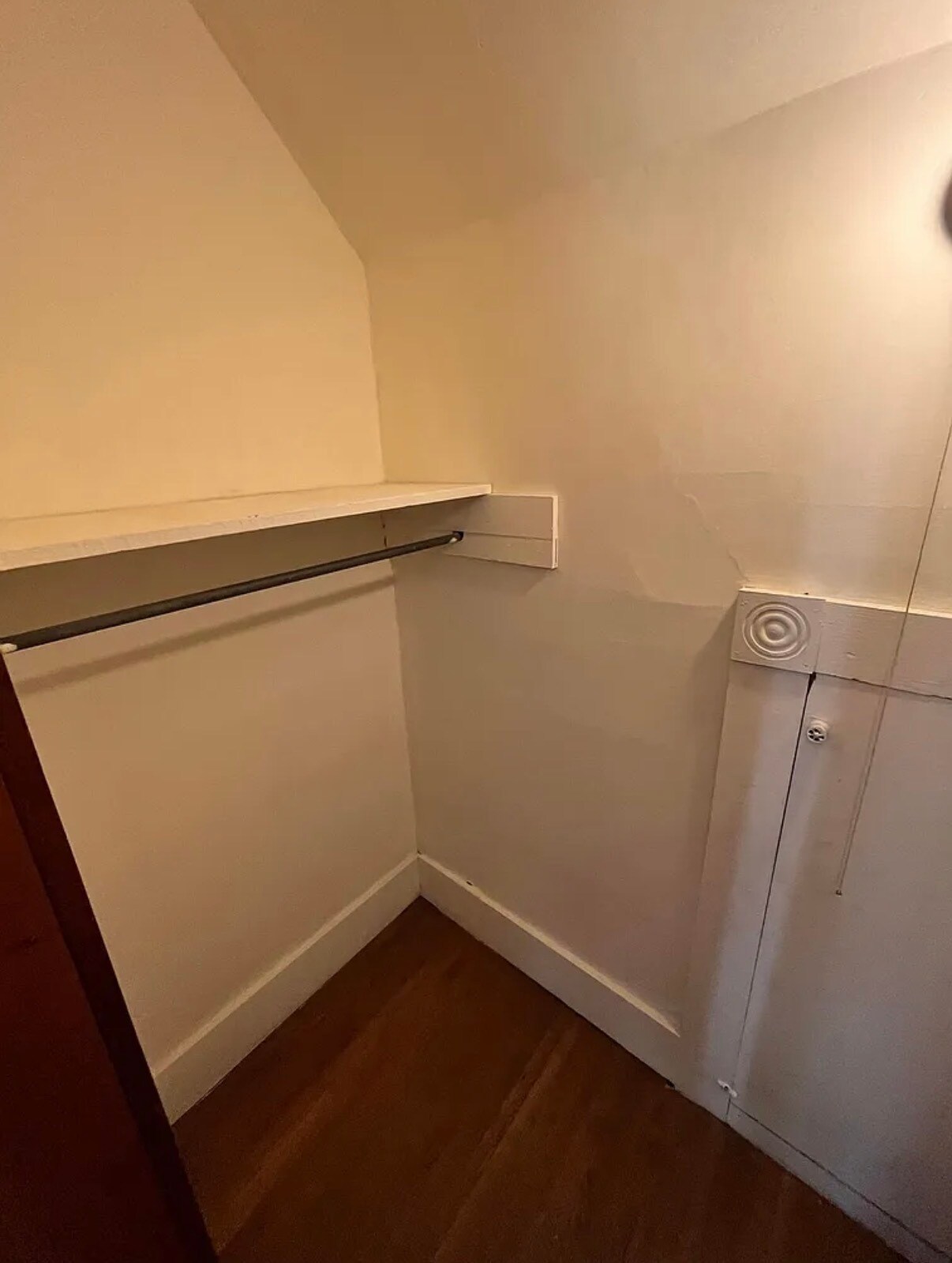 Building Photo - 722 Hutchins Ave