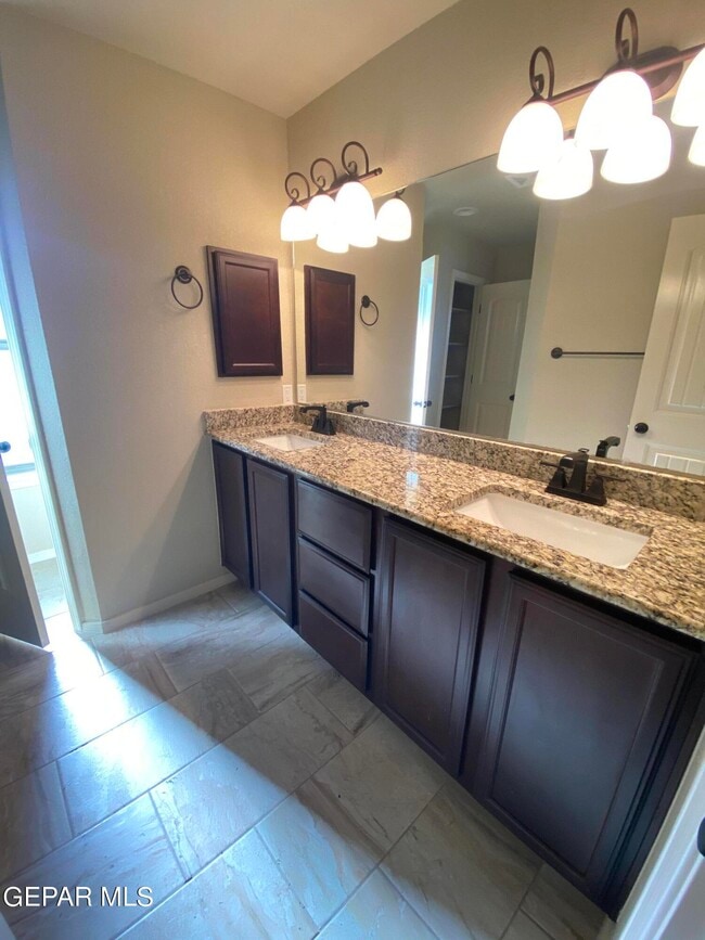 Building Photo - 408 La Puesta Dr