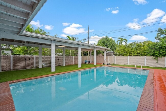 Building Photo - 1145 SW 74th Ct