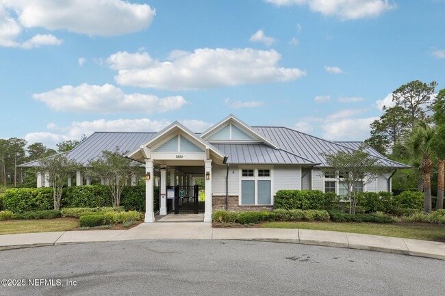 Building Photo - 10342 Benson Lake Dr