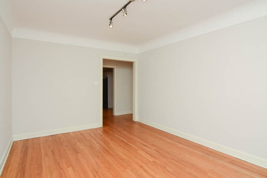 Building Photo - 2324 N Rockwell St