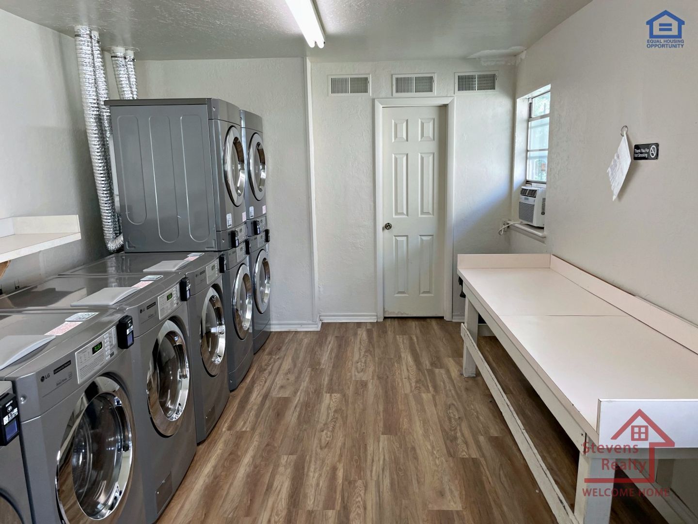 Building Photo - 1502 NW Kingsbury Ave