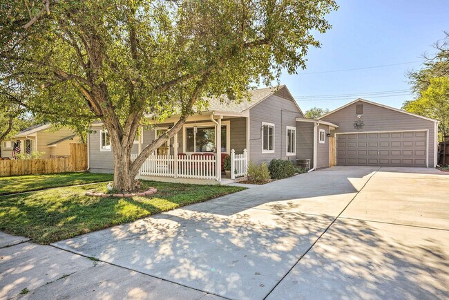 Building Photo - 1217 Falcon Ave