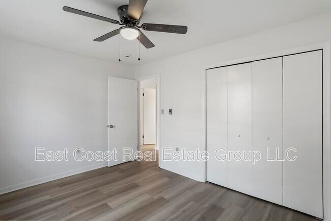 Building Photo - 131 Biser St