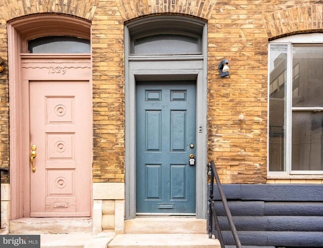 Building Photo - 1327 Snyder Ave