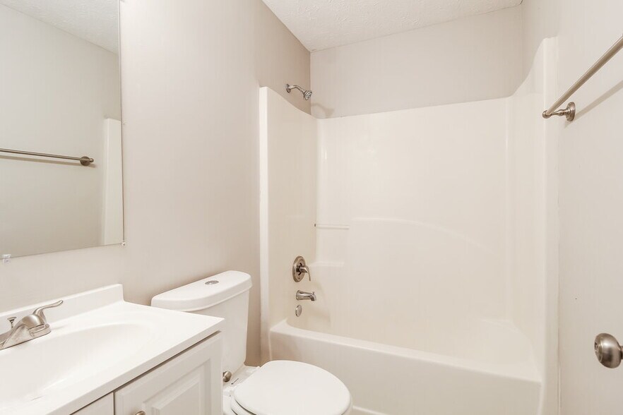 Building Photo - 779 Pepperwood Trail