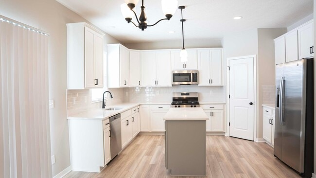 Building Photo - 1717 Longhill Dr