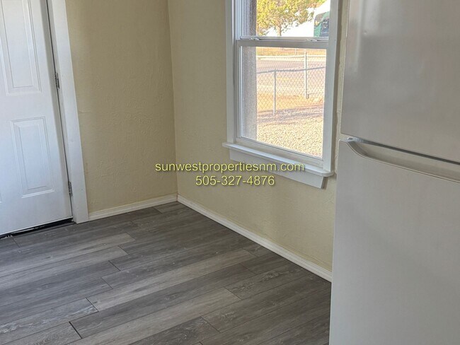 Building Photo - 320 N Loma Linda Ave