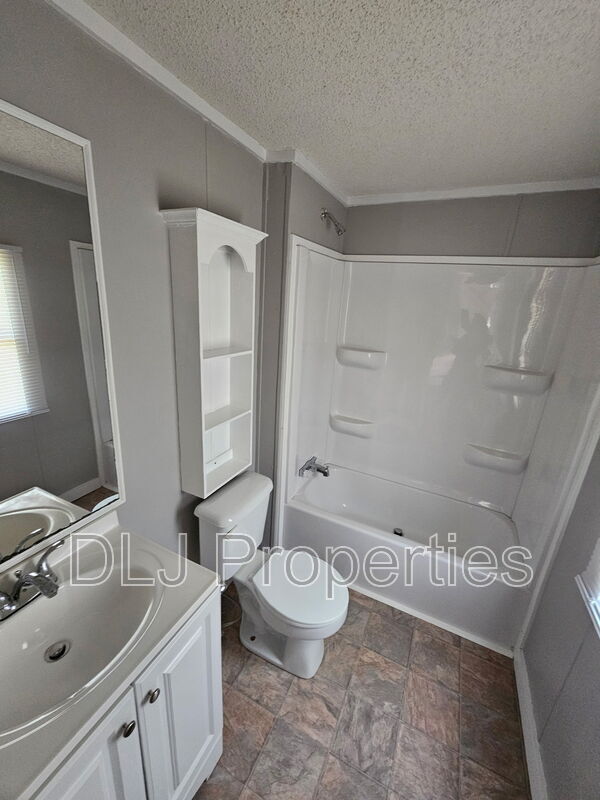 Building Photo - 934 Eslinger Ct