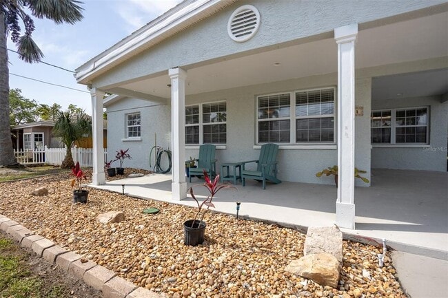 Building Photo - 711 Bayshore Dr