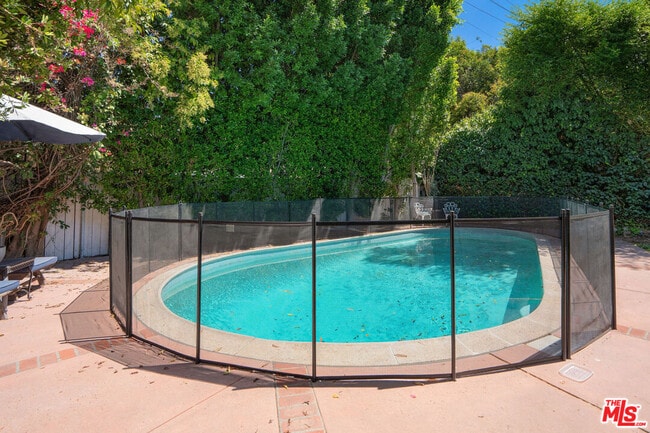 Building Photo - 5146 Topanga Canyon Blvd