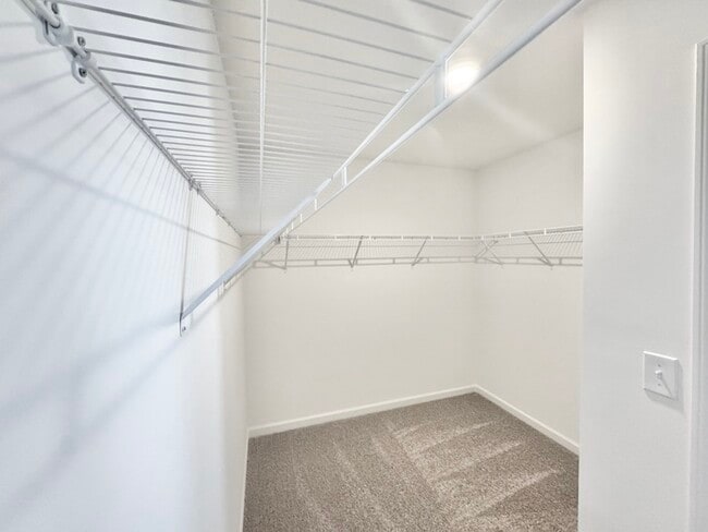 Building Photo - Four bedrooms with 2 1/2 bath with office space and loft