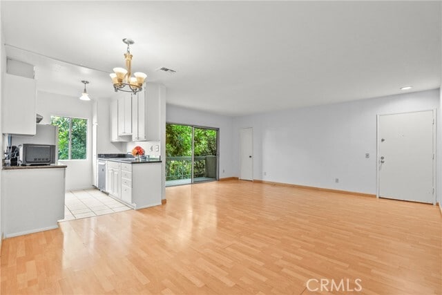 Building Photo - 5055 Coldwater Canyon Ave
