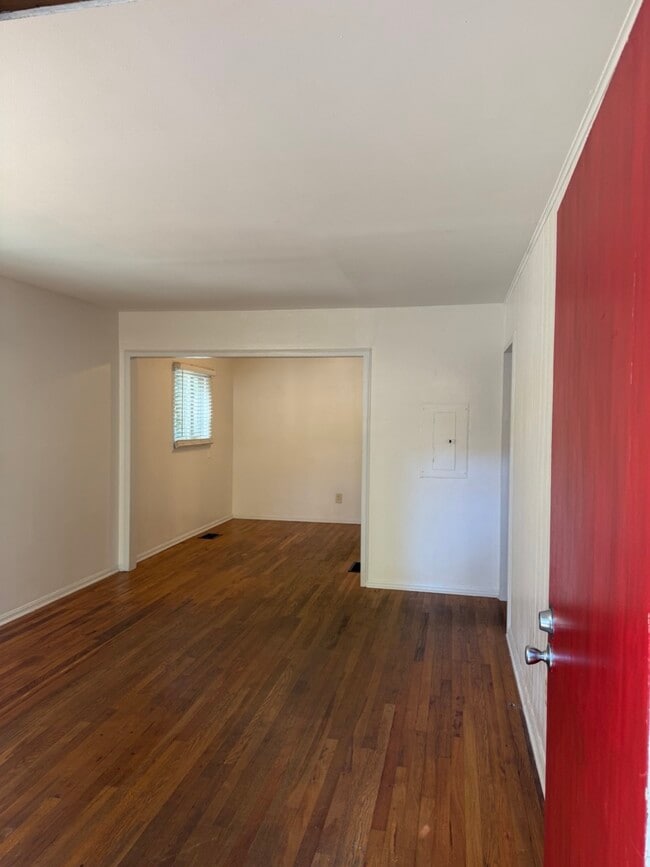 Building Photo - 1068 Palafox Dr NE