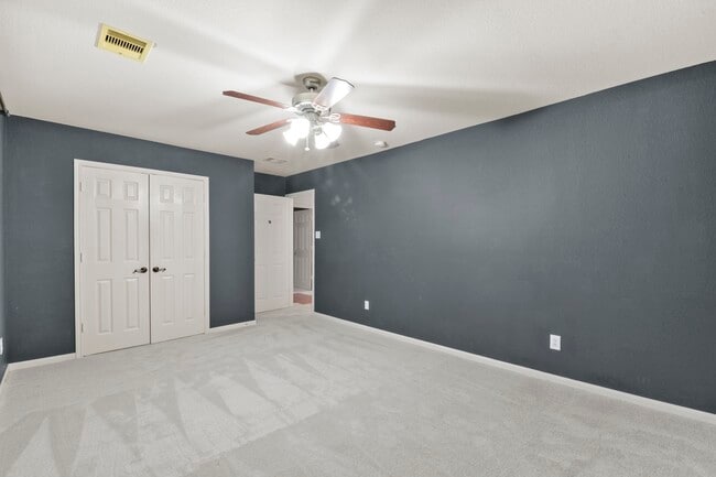 Building Photo - 15811 Vinemoss Ln