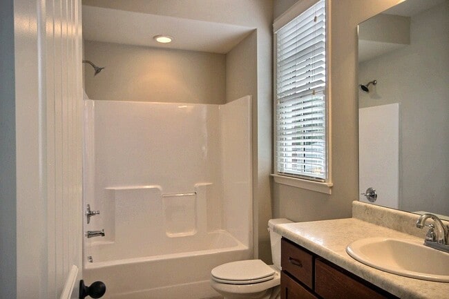 Building Photo - 214 E South St