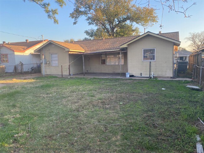 Building Photo - 12415 Maricopa Ln