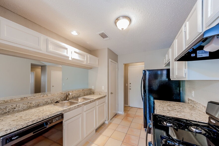 Building Photo - 12214 Flaxen Dr