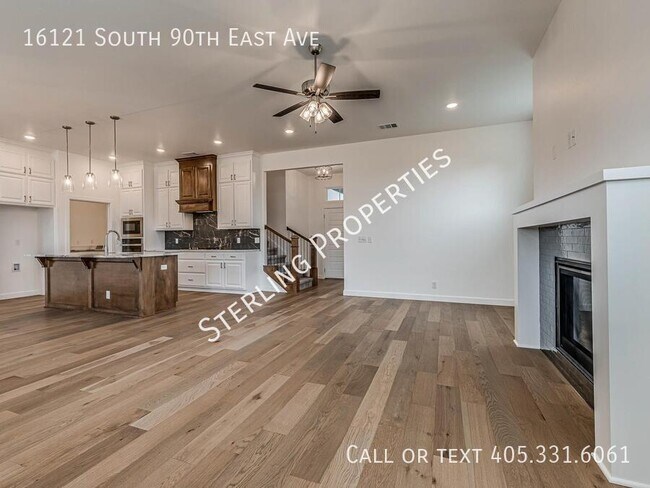 Building Photo - 16121 S 90th East Ave