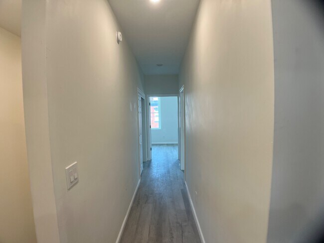 Building Photo - 1252 S 15th St