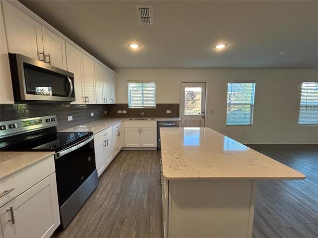 Building Photo - 4640 Greyberry Dr