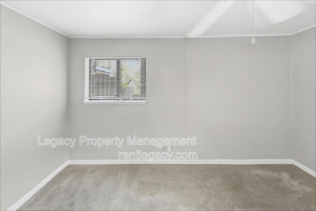 Building Photo - 99 Cleaveland Rd