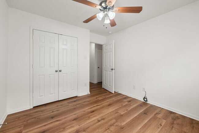 Building Photo - 2008 Golden Creek Ln