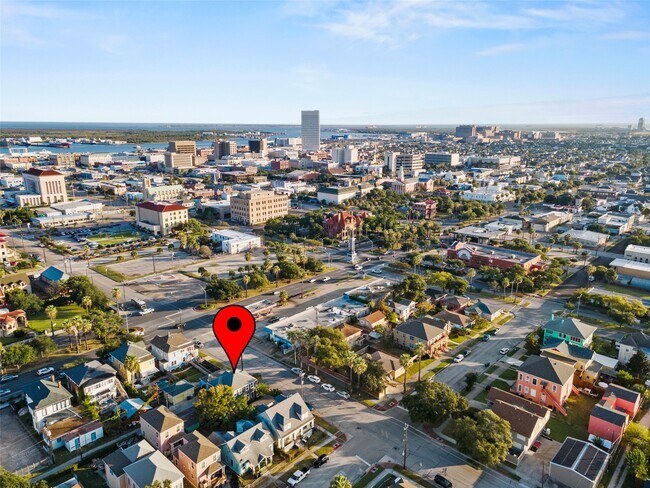 Building Photo - 1015 26th St