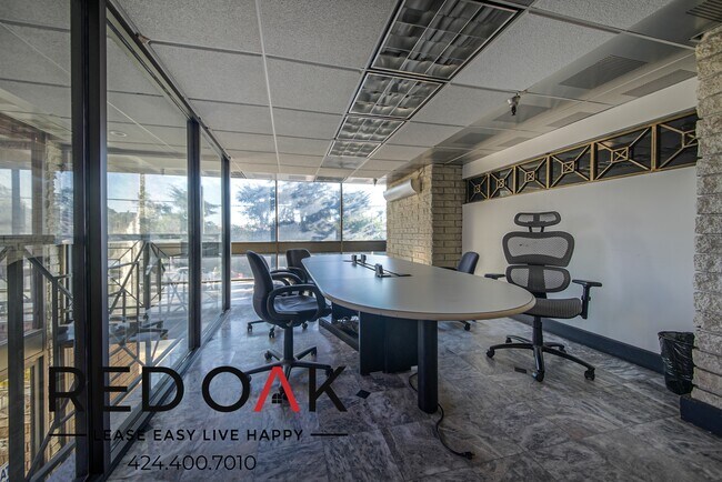 Building Photo - 3949 Los Feliz Blvd