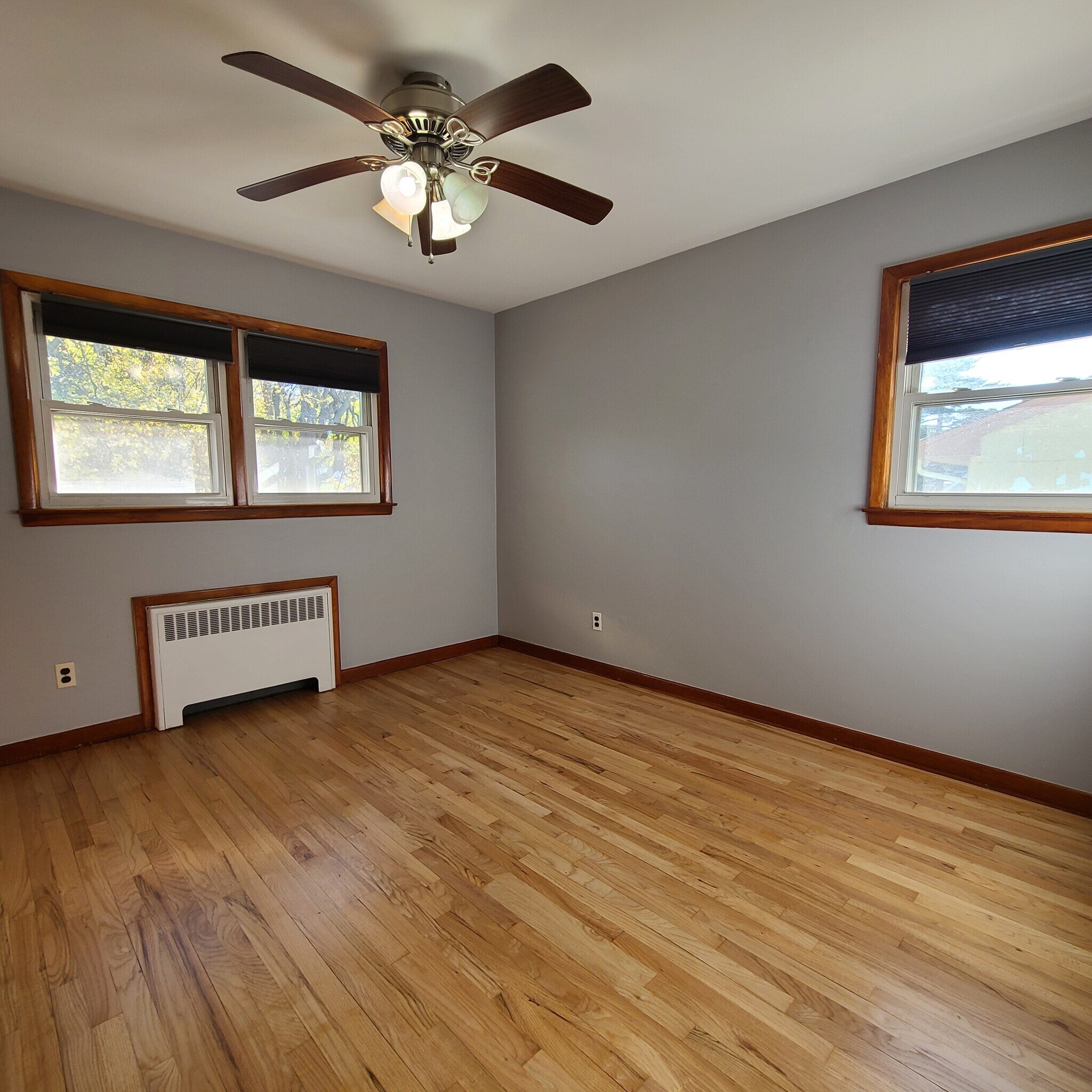 Building Photo - 5204 Meadowview Ave