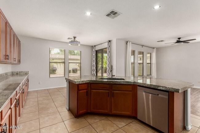 Building Photo - 4274 E Gleneagle Dr