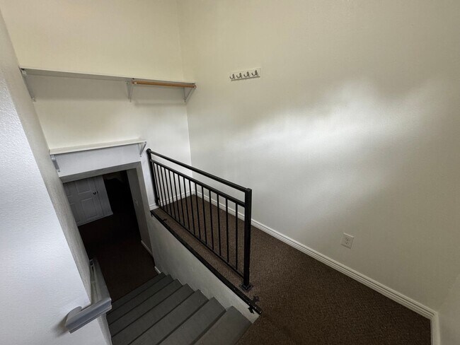 Building Photo - LEASING! Available June 30th