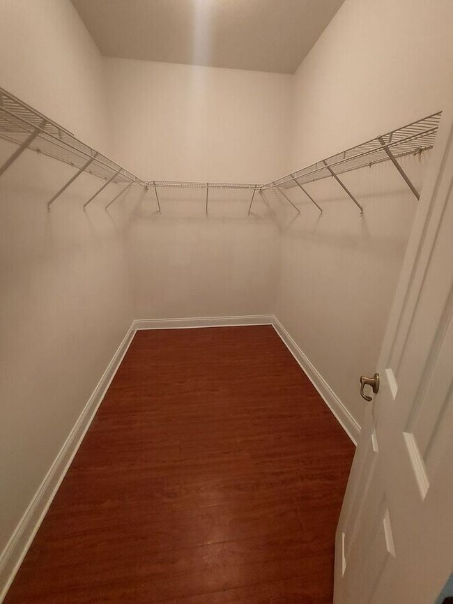 Building Photo - Beautiful 3/2/2 on 1/3 of an acre