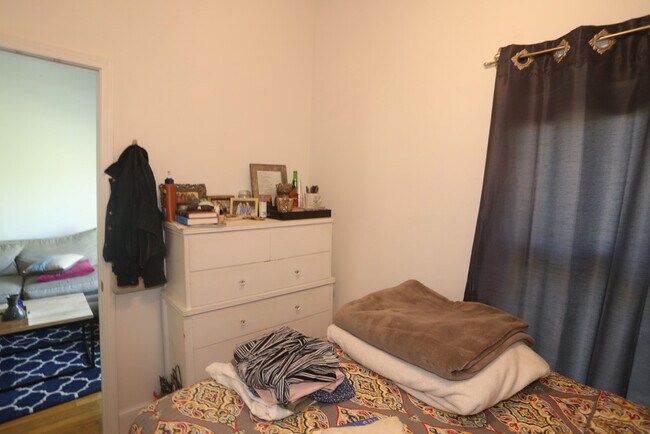 Building Photo - 430 S Racine Ave