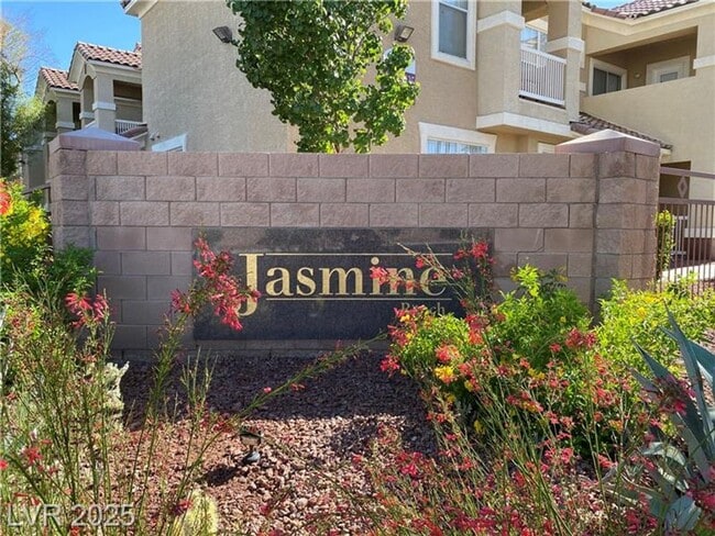 Building Photo - MOVE IN TODAY! 2 bed 2 bath condo close to Aliante Casino