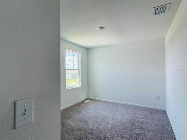 Building Photo - 2669 Buttercup Ave