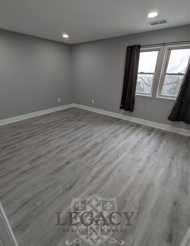 Building Photo - 408 Huntington Ridge Dr