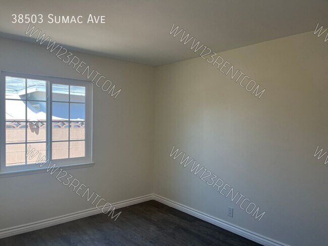 Building Photo - 38503 Sumac Ave