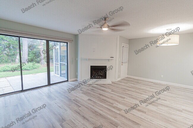 Building Photo - 33 Shadow Moss Pl