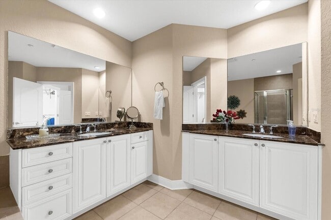 Building Photo - 14041 Bellagio Way