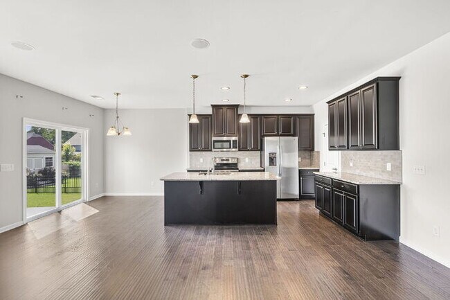 Building Photo - Charming 4-Bedroom Retreat with Cozy Fireplace in Fountain Inn