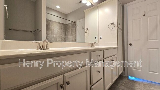 Building Photo - 1531 Yarborough Park Dr