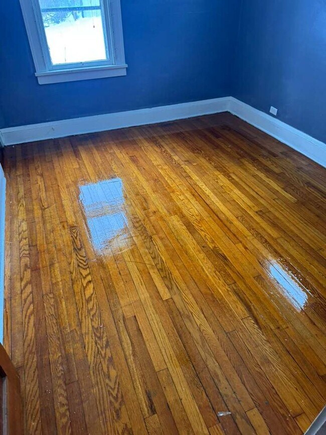 Building Photo - 4078 E 143rd St