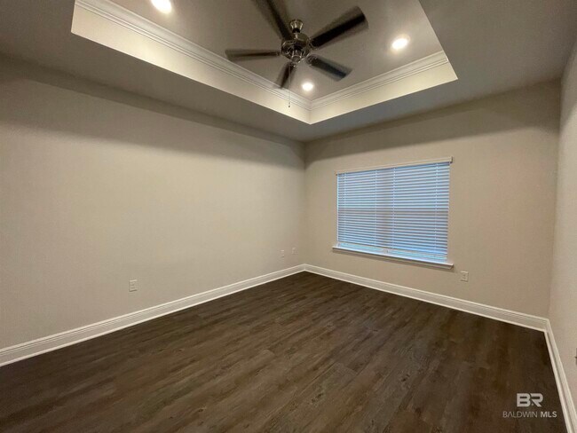 Building Photo - 30837 Semper Dr