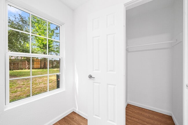 Building Photo - 2108 Camille St