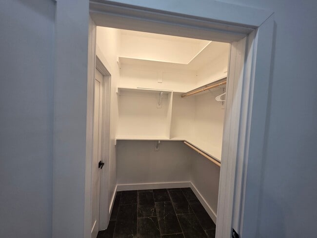 Building Photo - 17187 S Avenue B 1/2