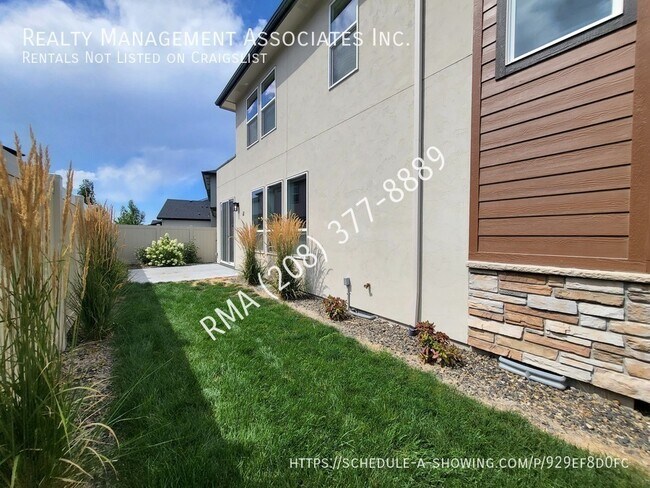 Building Photo - 2015 E Knobcone Dr