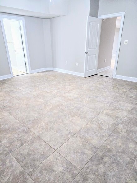Building Photo - 10850 Misty Creek Ct