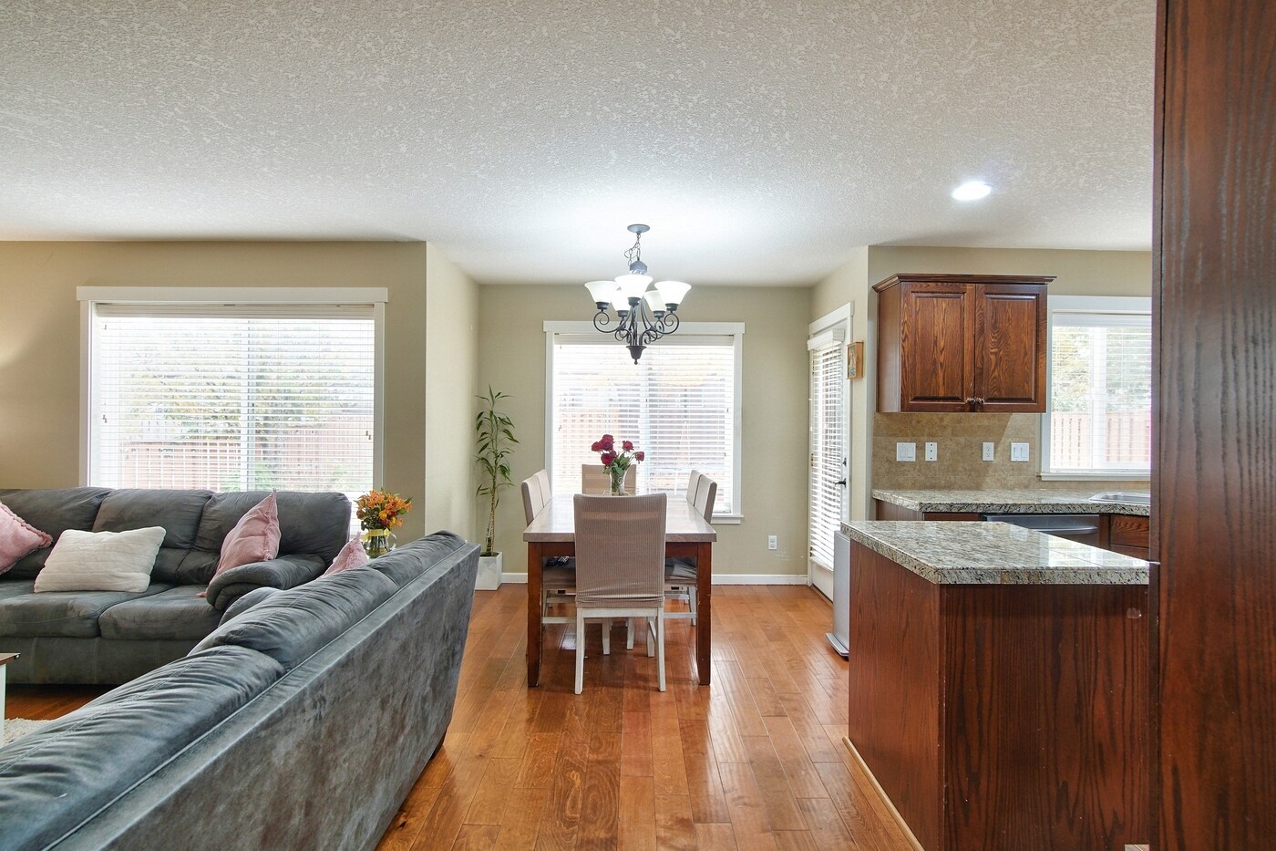 Building Photo - 17536 SW Parkway Ct